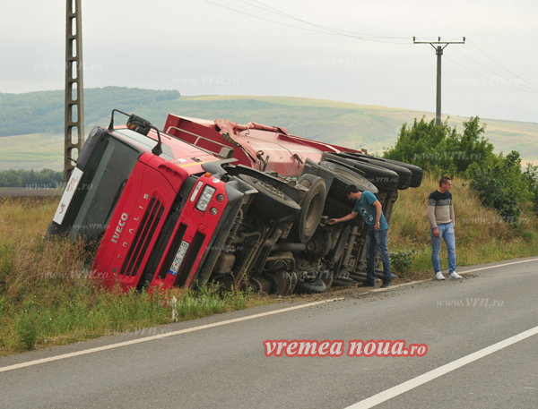 accident masina piatra1415