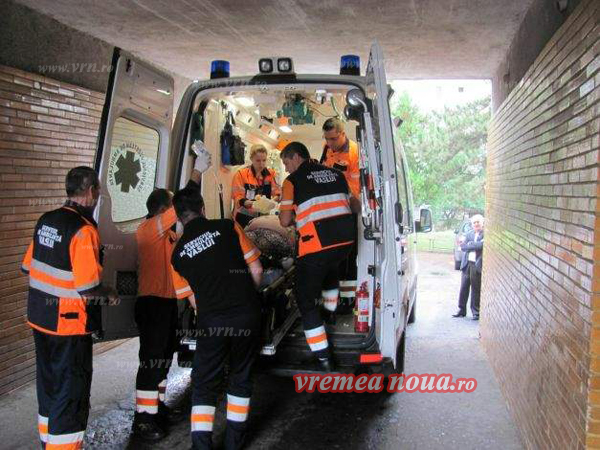 betivi aduci cu ambulanta la barlad