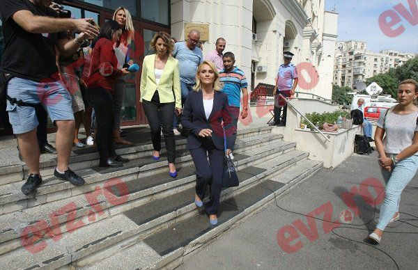 firea-la-ministerul-public-465x390