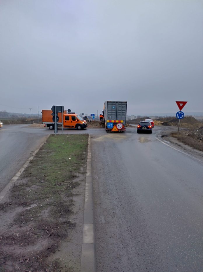 accident camion sens giratoriu 1