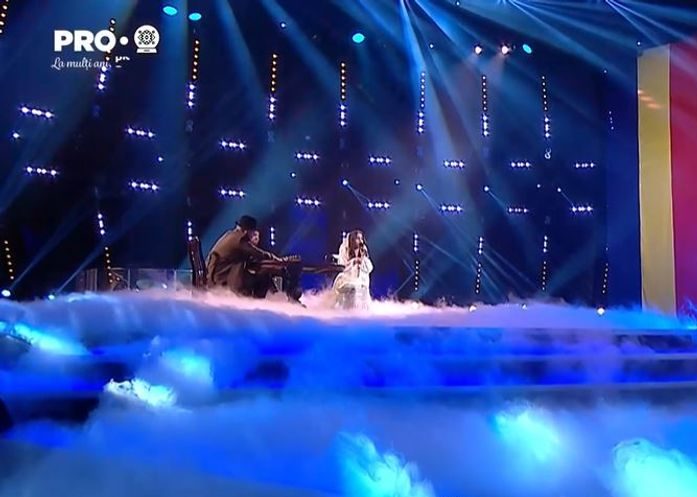 Raluca Radu Interpretare Impecabil Pe Scena De La Vocea Rom Niei